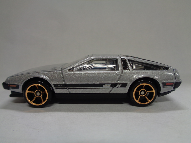 Illustration for article titled DMC DeLOREAN